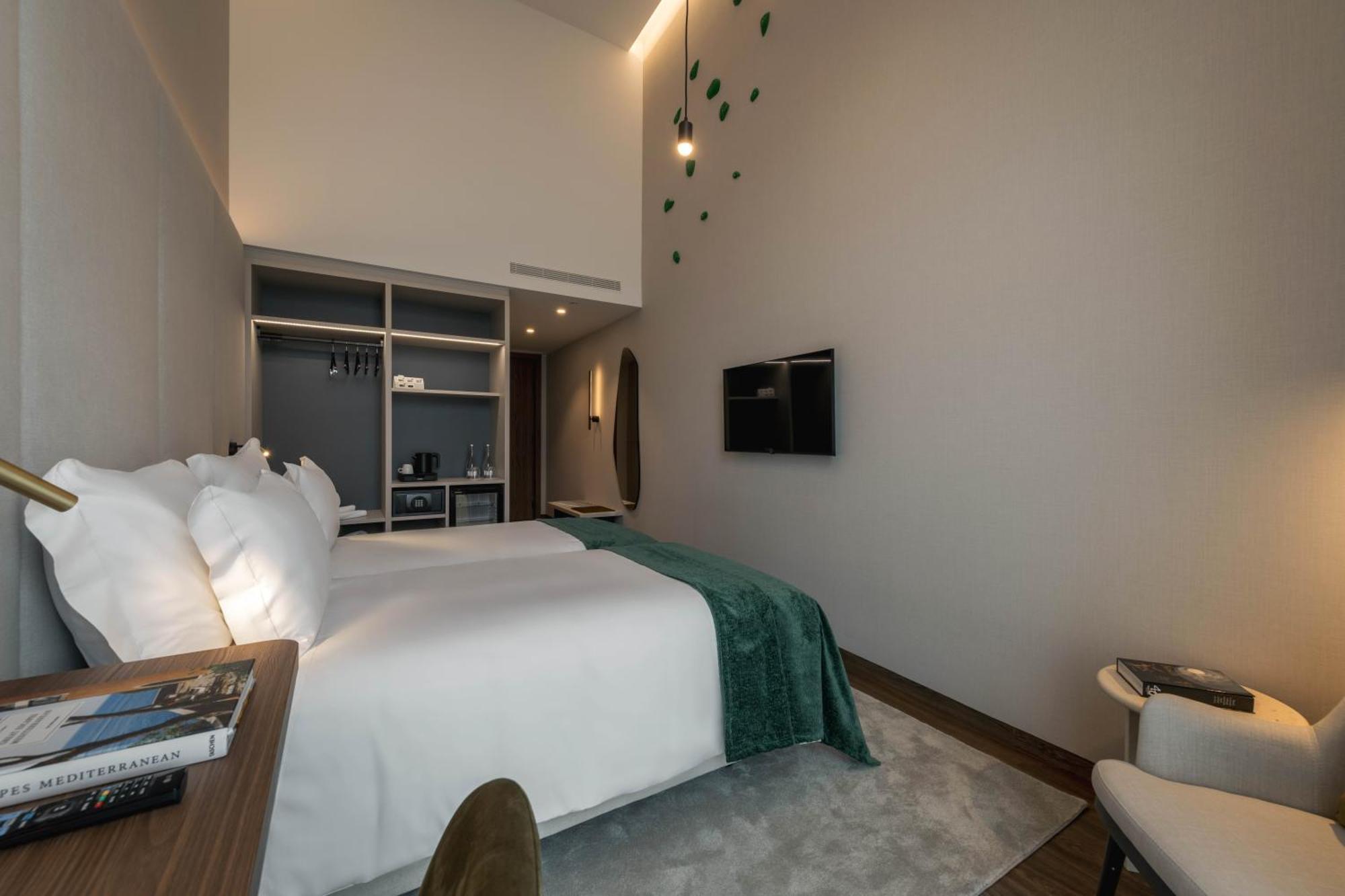 Dolinas Climbing Hotel Porto de Mós エクステリア 写真